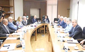 لجنة المال تبحث في كلفة البطاقة الصحية ومقترحات لتمويلها