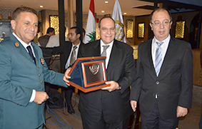 الملحقية العسكرية في السفارة اللبنانية في مصر كرمت المنتج صادق الصباح تقديرا لشركته