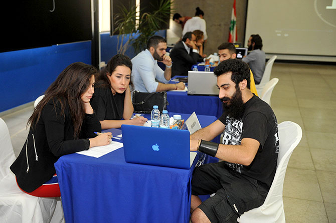 نشاط لمكتب الانخراط والتوجيه المهني في جامعة الروح القدس لتوعية الطلاب حول حاجات العمل