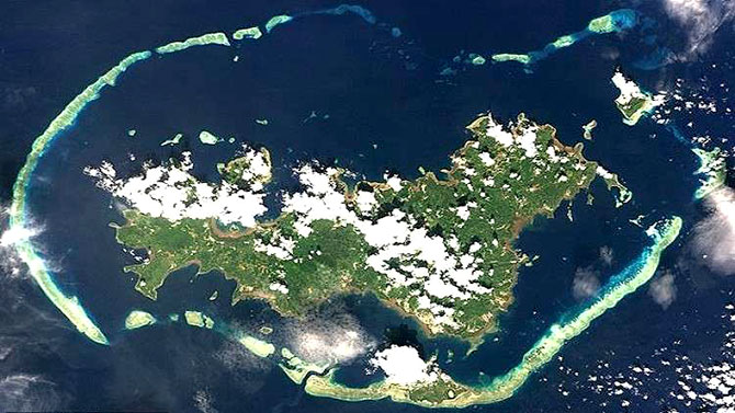 طنين غريب