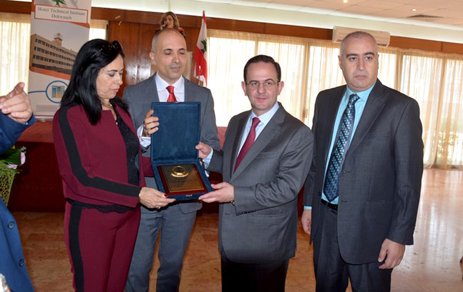 وزير السياحة تفقد المدرسة الفندقية: لتزويد المؤسسات التربوية بمعدات تدريب حديثة