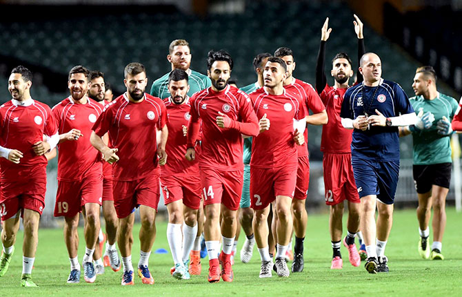 لبنان  يتطلع الى تحقيق فوز أول والعبور للدور الثاني من كأس آسيا