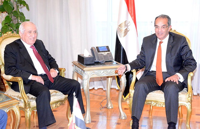 رئيس مجموعة الاقتصاد والأعمال يزور وزير الاتصالات في مصر