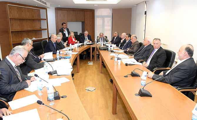 «الدفاع» لدراسة عن تعديل  أحكام قانون الرسوم البلدية