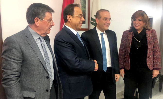 بطيش خلال تسلمه وزارة الاقتصاد من خوري: حريص على متابعة موضوع مولدات الكهرباء