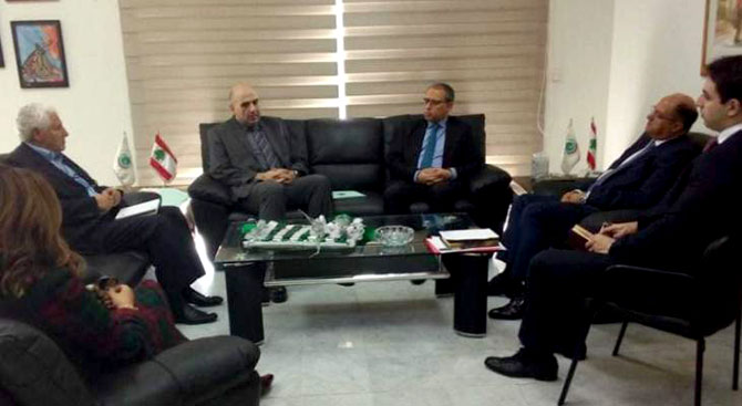 وزير الزراعة بحث والسفير المصري تطوير العلاقات الثنائية بين البلدين