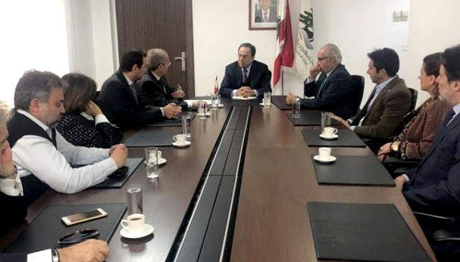 بطيش التقى وفد جمعية تجار  بيروت ونقابة مربي الدواجن