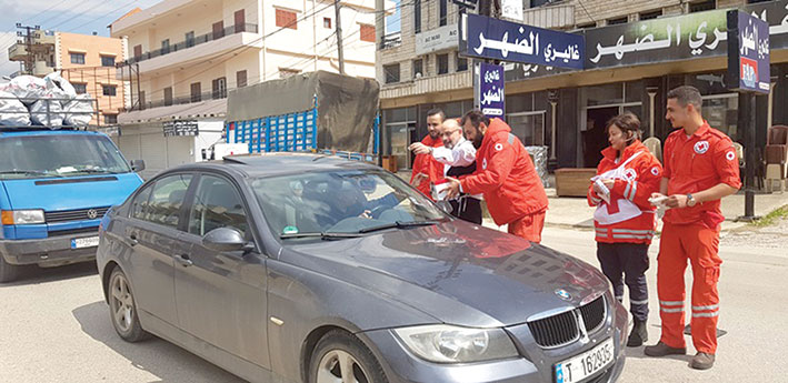 الصراف شارك الصليب الاحمر في جمع التبرعات