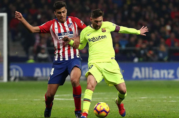 قمة مرتقبة في الــ «ليغا» بين برشلونة واتلتيكو مدريد