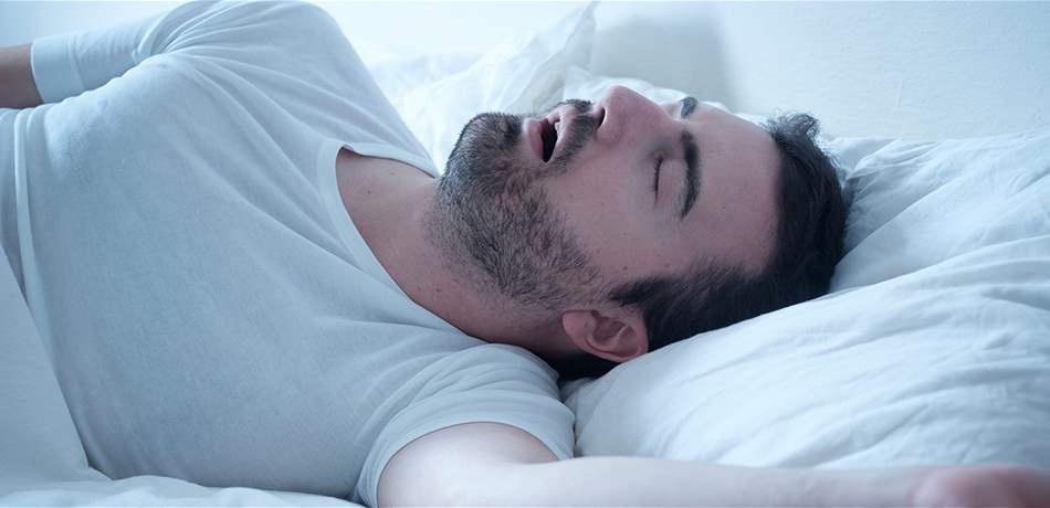 لهذا السبب نتكلّم أثناء نومنا وهذا هو العلاج
