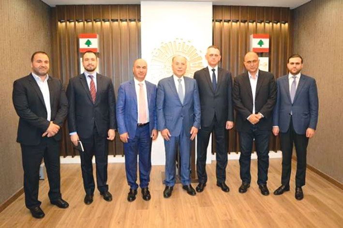 دبوسي يبحث وسفير بيلاروسيا سبل تعزيز التعاون الاقتصادي