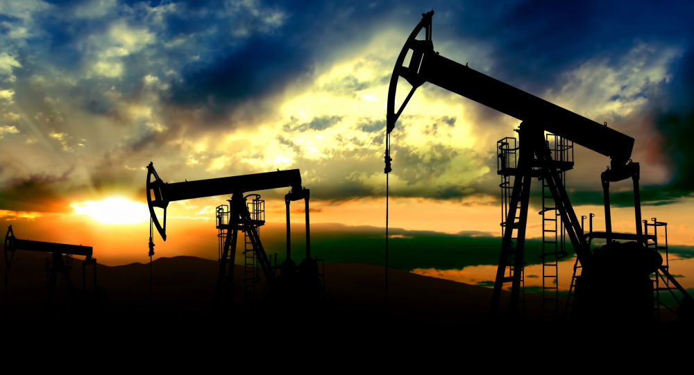 ما الذي يعنيه وصول سعر برميل النفط لـ100 دولار بالنسبة لاقتصاد العالم