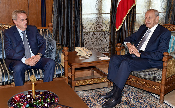 بري عرض الوضع المالي مع حاكم المركزي