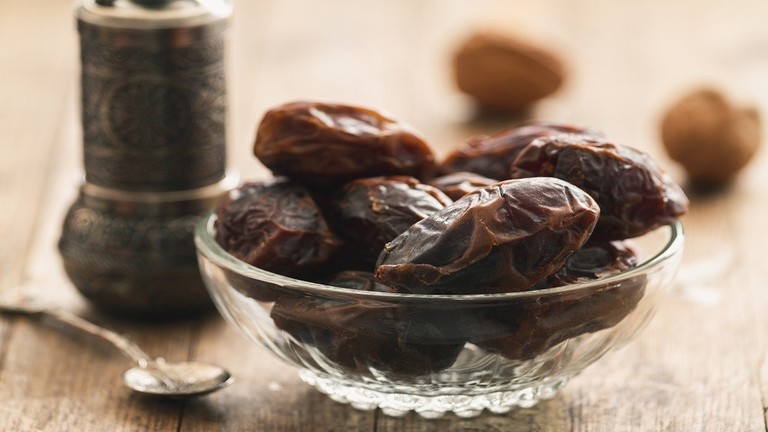ماذا يحدث لجسمك إذا تناولت 3 حبات تمر يوميا؟