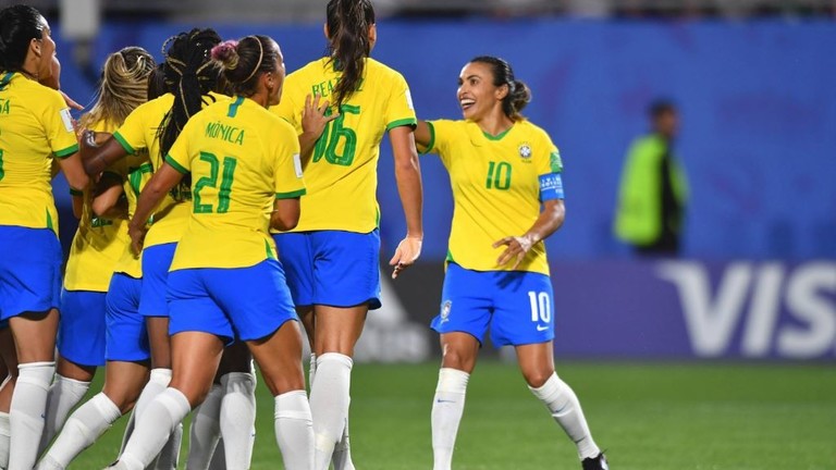 البرازيل وأستراليا إلى ثمن نهائي 