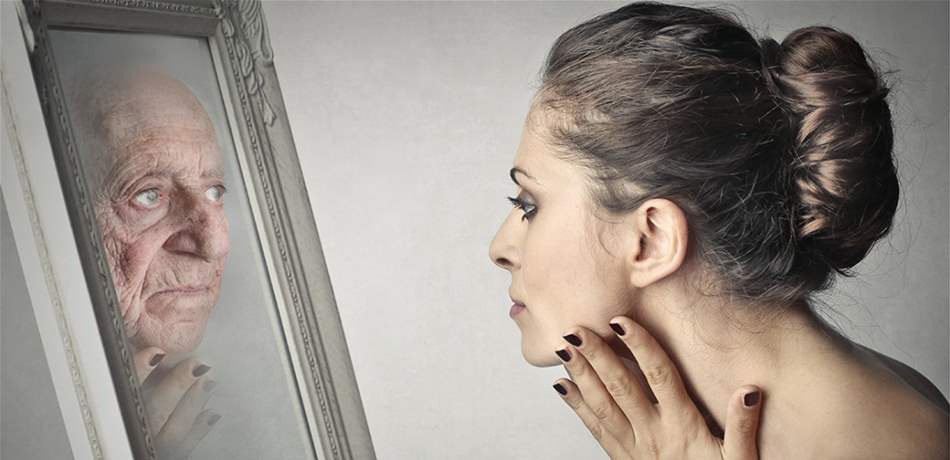 لماذا تشيخ النساء أسرع من الرجال؟..