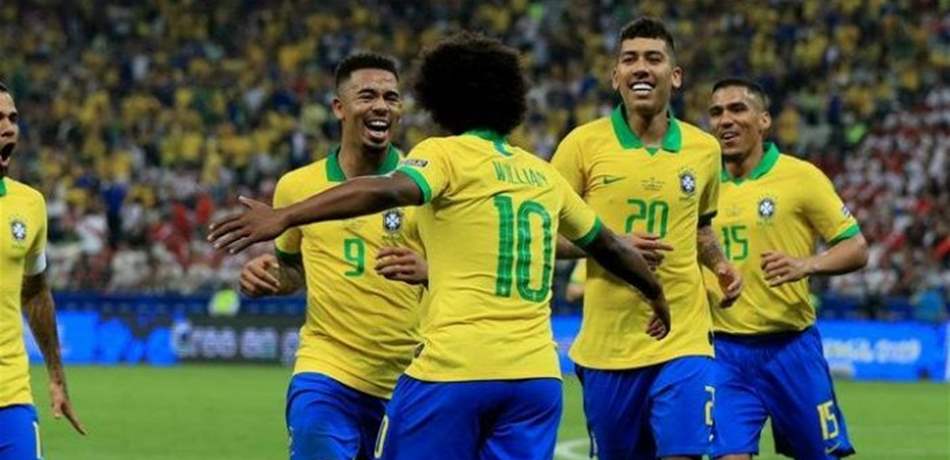 البرازيل تتأهل إلى نصف نهائي 