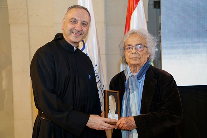 أدونيس إسمًا علمًا في الجامعة الأنطونيَّة