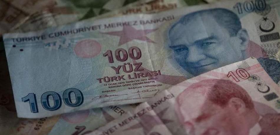 تركيا تعلن عجزاً في الموازنة