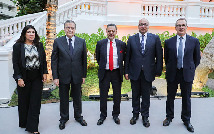 «عودة» يطلق بطاقة ائتمان للنخبة