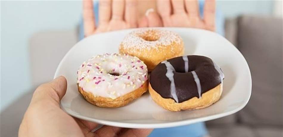 هذا ما يحدث لجسمك عند التوقف عن تناول السكّريات