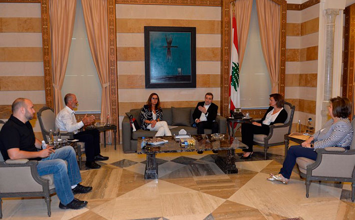 إجتماع بين الحسن وأبو فاعور بشأن قرار تصنيع السيارات