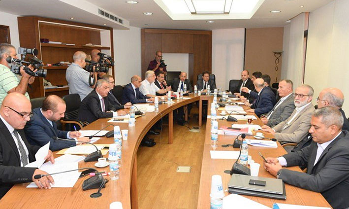 لجنة المال تقر 3 مشاريع ممولة واعتمادات للطرق والصرف الصحي