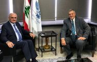 خليل عرض مع كوبيش القضايا المالية والاقتصادية