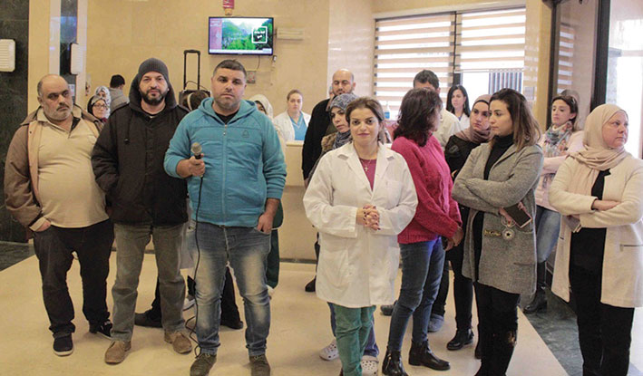 موظفو مستشفى صيدا الحكومي يطالبون بسلفة الـ1.5 مليار