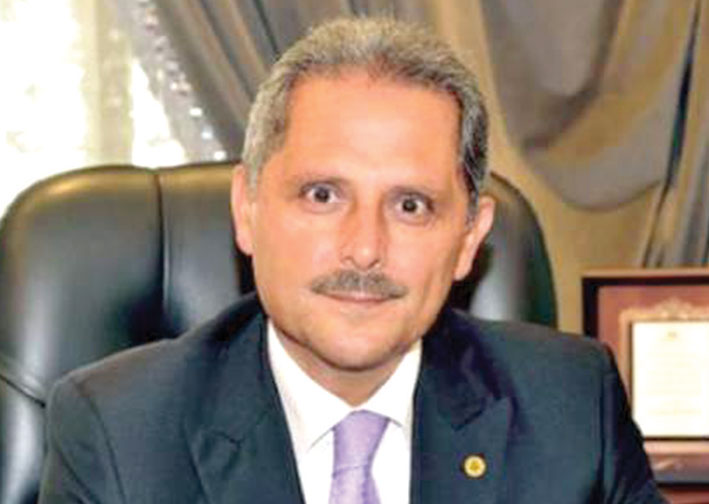حمود يبشر بتسهيلات مصرفية للحصول على الدولار والليرة