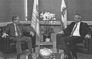 وزير المالية يلتقي سفير بريطانيا - شماس لفك «الخنقة» عن أعناق التجار