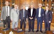 اتحاد نقابات الأفران يلتقي بري ويرمي كرة الحل بملعب نعمة