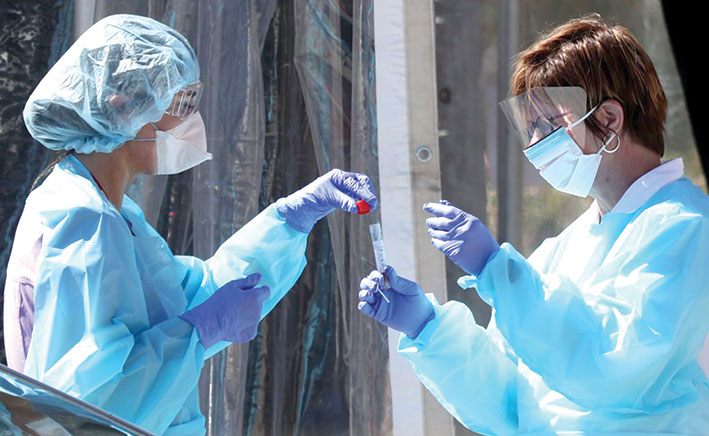 «الصحة»: 11 إصابة جديدة رفعت العدد التراكمي الى 870 وإجراء فحوص PCR لأشخاص خالطوا مصابين في عدد من المناطق