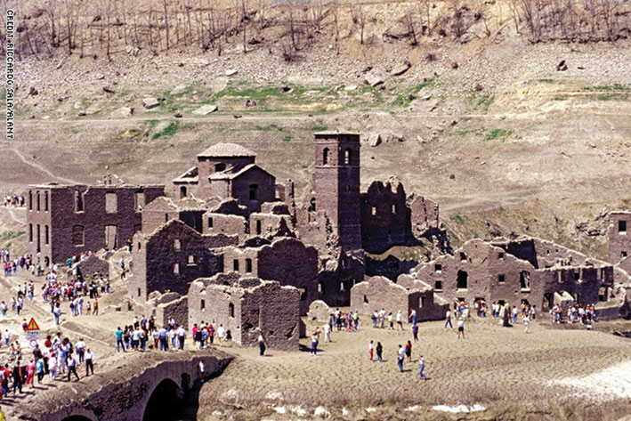 بعد اختفائها تحت الماء منذ 1994..  قرية أشباح إيطالية تستعد للظهور مجدداً