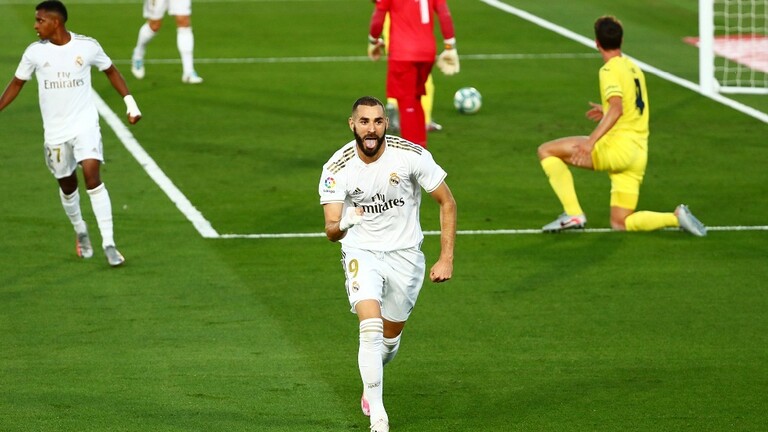 بنزيما يفتتح التسجيل لريال مدريد في شباك فياريال بمباراة 