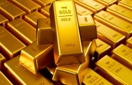 الذهب يتراجع مع توقف هبوط الدولار