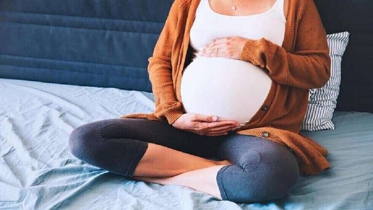 للأم الحامل... تجنبي تناول الأطعمة الغنية بالسكر والملح