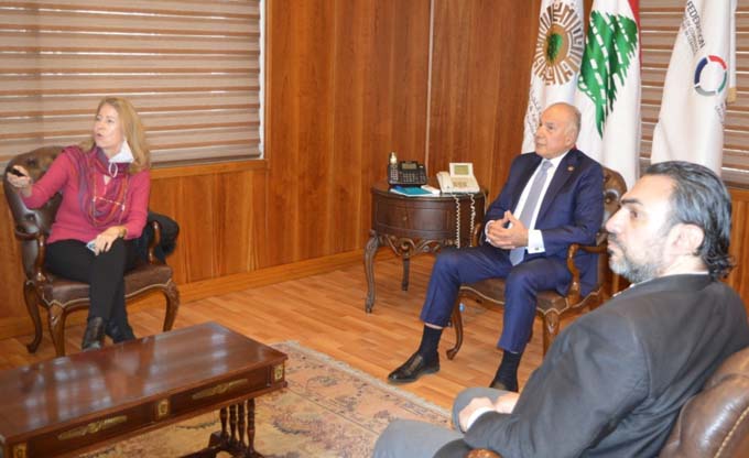 دبوسي بحث مع فاعليات اقتصادية وسياحية في فرص الاستثمار