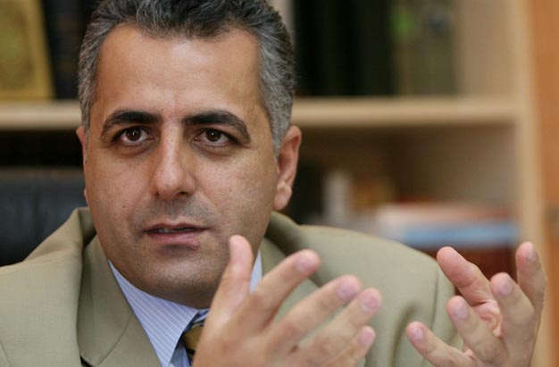 كركي: لن نكبّد المصابين بأمراض مستعصية وسرطانية عناء المعاملات