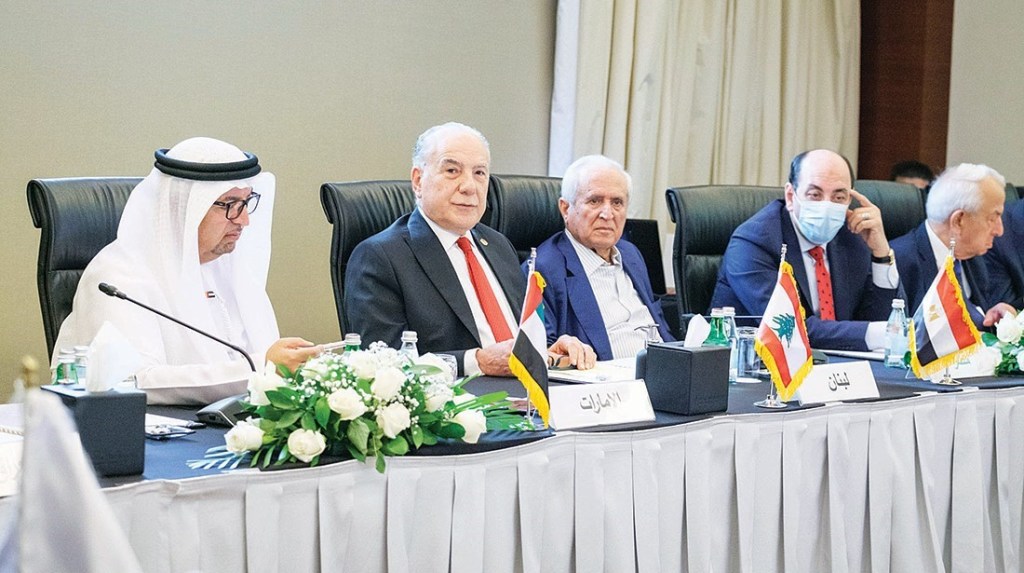دبوسي شارك في اجتماع الغرف العربية في دبي