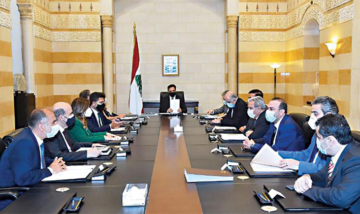 «البطاقة التمويلية» تشمل 505 آلاف عائلة مستفيدة بمقدار أقصى 126 دولاراً وتغطّي من يملك حساباً مصرفياً بأقل من 10 آلاف دولار