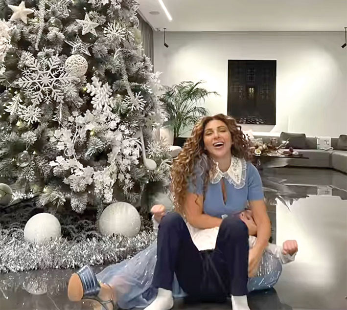 ميريام فارس تحتفل بعيد الميلاد