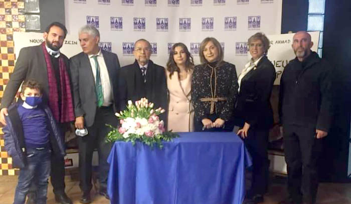 نور أحمد زين وقعت كتابها بالفرنسية 