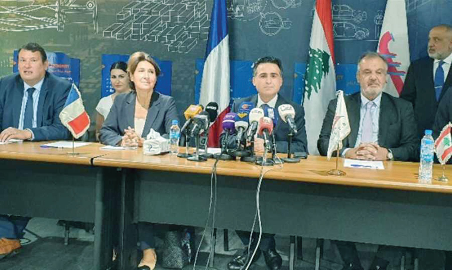 توقيع اتفاقية تعاون بين إدارتَي مرفأي بيروت ومرسيليا..