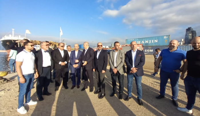 رئيس المجلس الاقتصادي الفرنسي جال في مرفأ بيروت