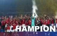 الأهلي يرفع كأس السوبر المصري