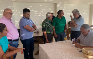 جان هاشم يوقع روايته في إهدن