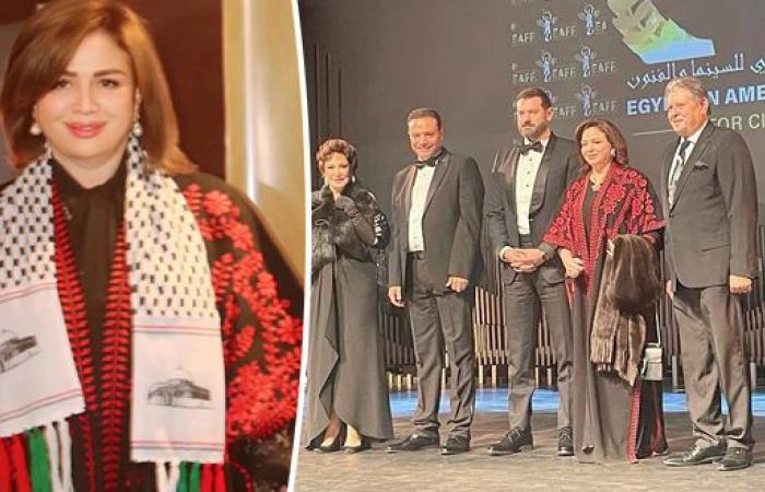 إلهام شاهين مكرمة في نيويورك بالزي الفلسطيني