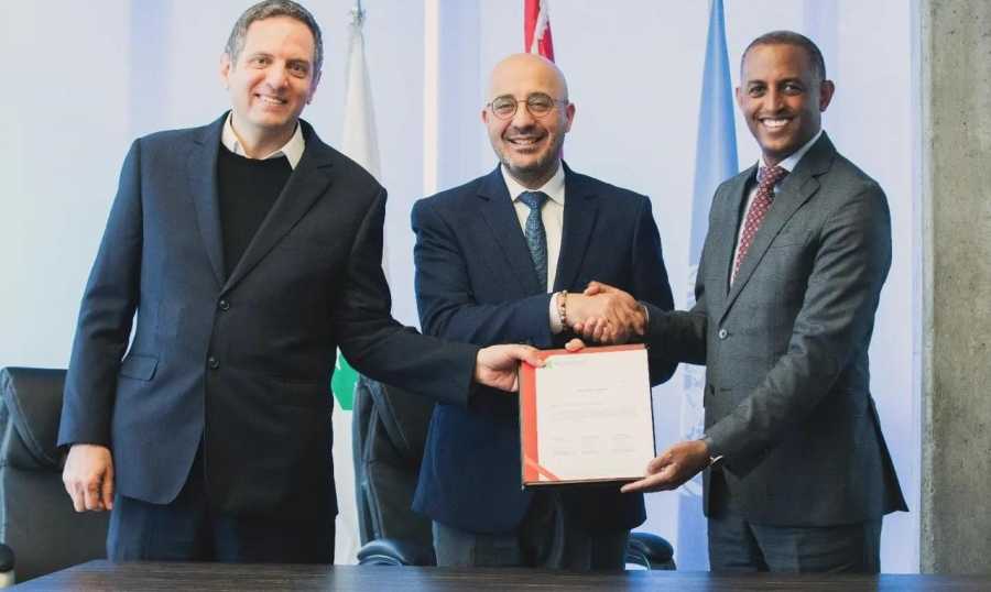 ياسين يوقّع مذكرة تعاون حول تفعيل مرفق الاستثمار الأخضر