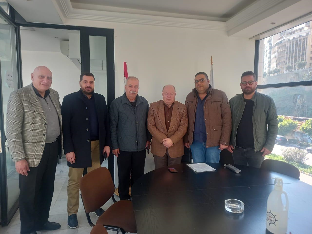 اتحاد عمال بيروت يطالب الأسمر بمؤتمر نقابي وطني